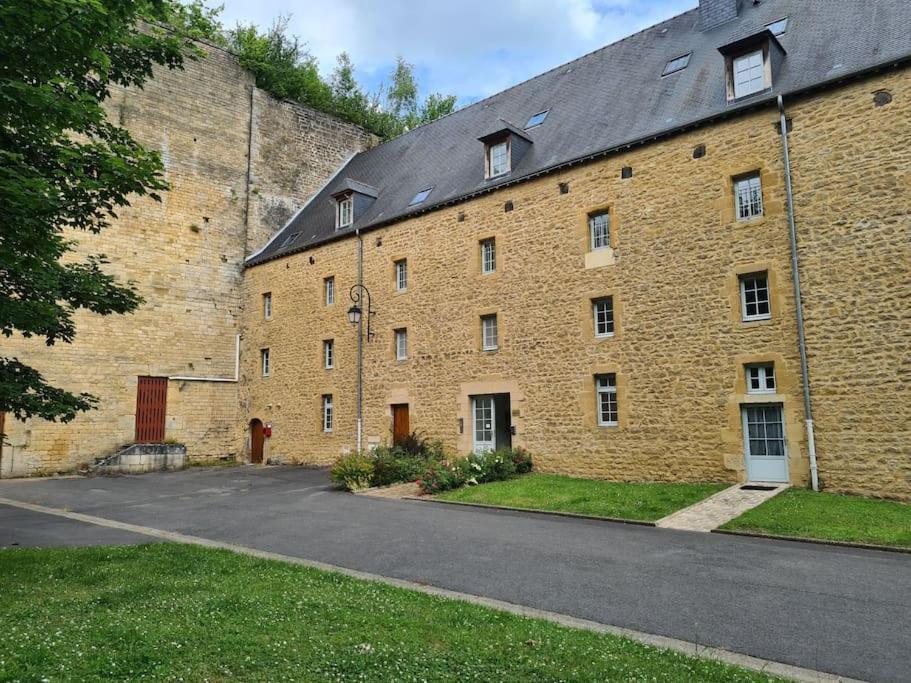 Aux remparts du château Sedan Extérieur photo