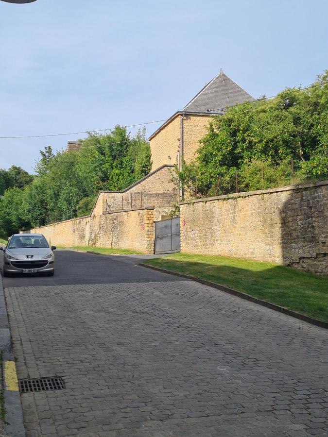Aux remparts du château Sedan Extérieur photo